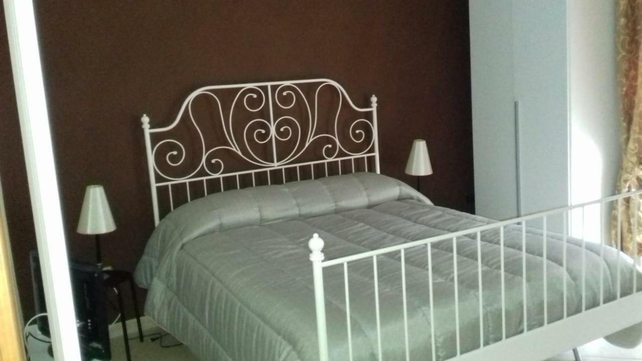 Casa Family & Friends Bed & Breakfast Salerno Exterior photo